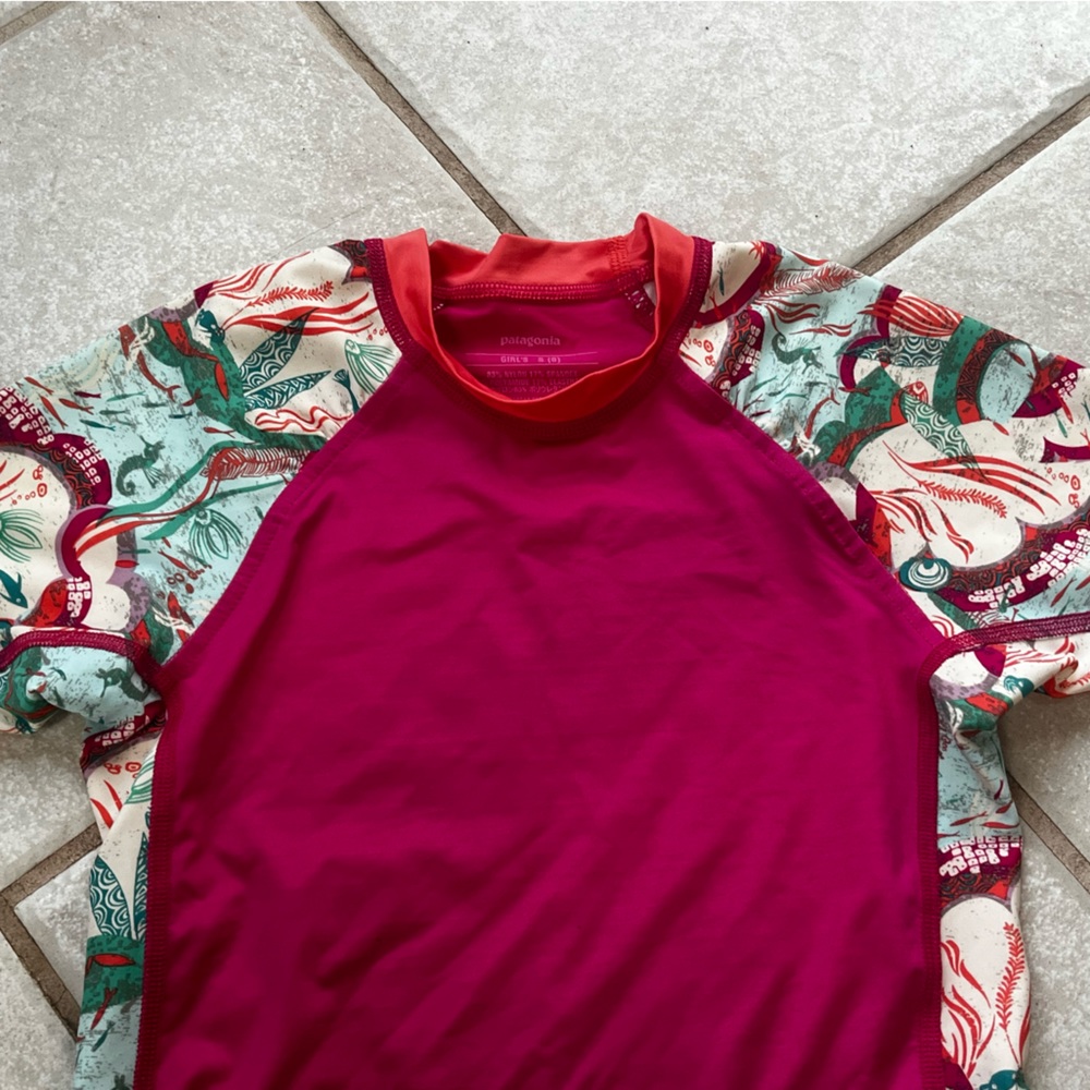 Patagonia Girls Rash Guard - Picture 2 of 4